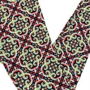 LuLaRoe Green and Red floral OS leggings